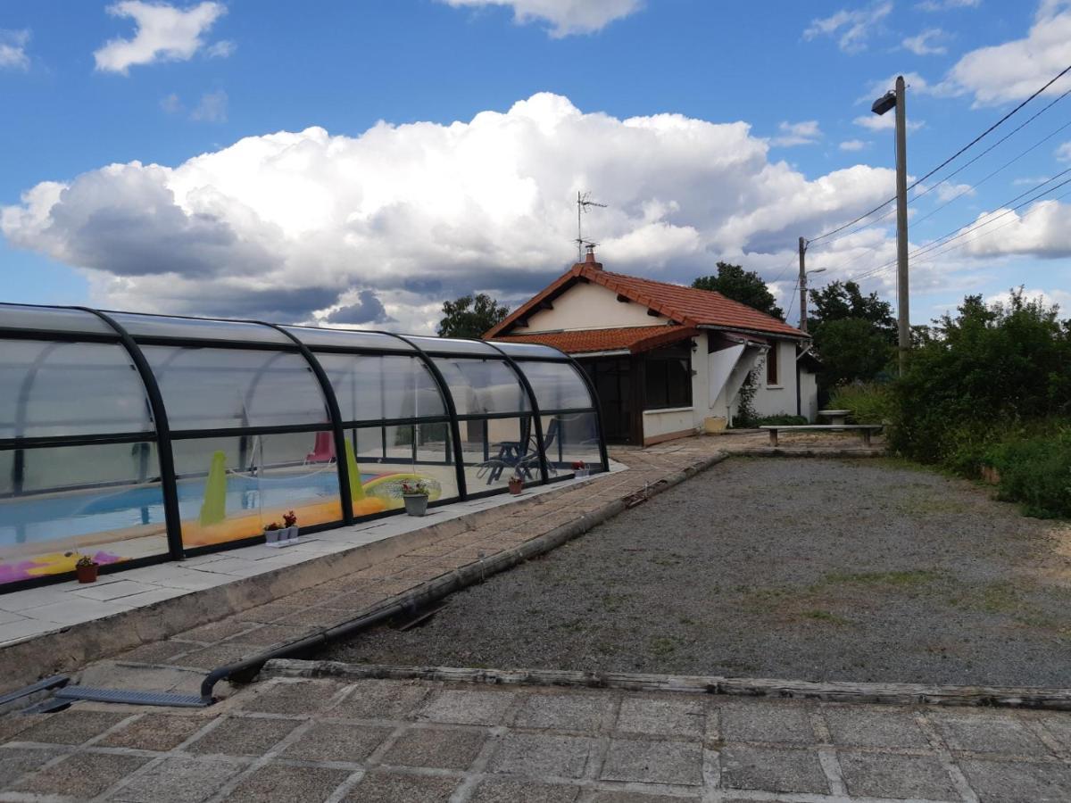Maison A La Campagne Avec Piscine Flayat Екстер'єр фото