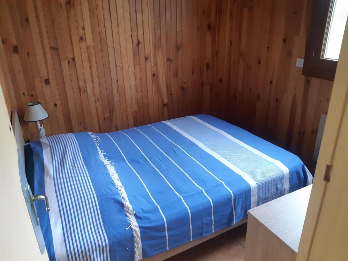 Maison A La Campagne Avec Piscine Flayat Екстер'єр фото